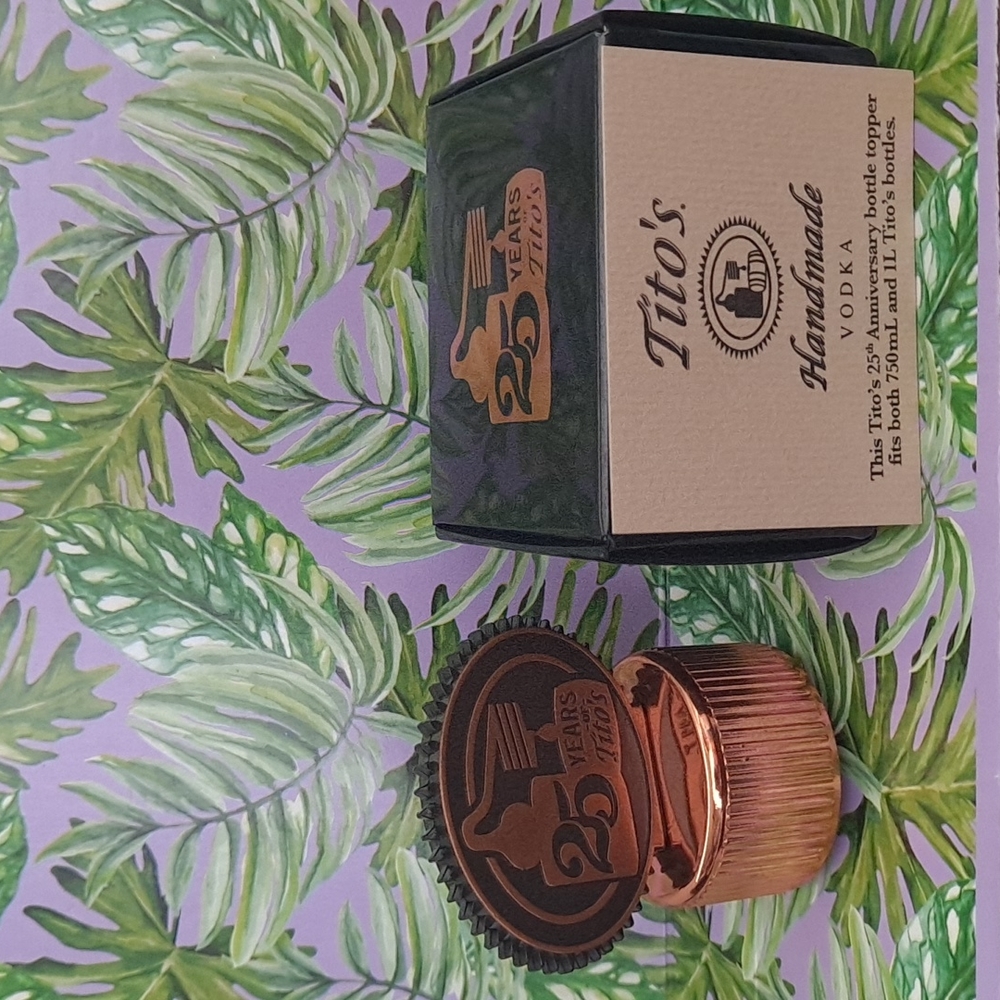 Tito’s Vodka 25th Anniversary Collector’s Bottle Topper & Gift Box.